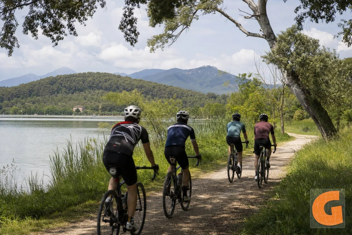 Banyoles Lake Waterfront: Lakeside Cycling Route